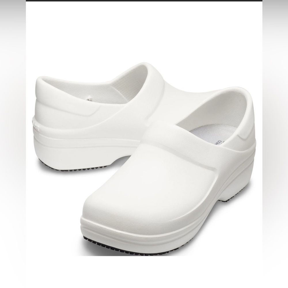 CROCS Women's White Mules size 8W